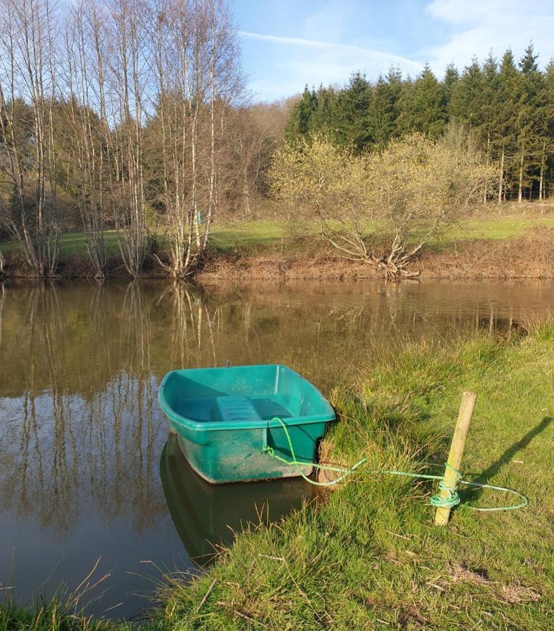 Wildberry Glamping Hotell Orgères-la-Roche Exteriör bild