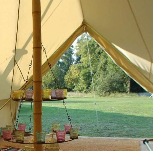 Wildberry Glamping Hotell Orgères-la-Roche Exteriör bild